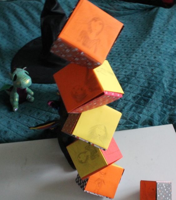 Pyramide de 5 cubes