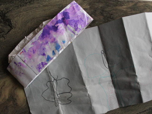 Toque bleue sur dessin