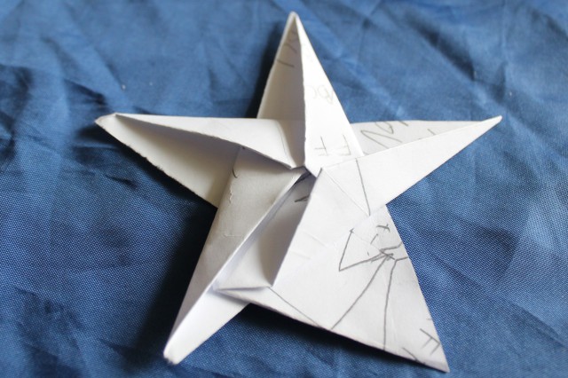 Etoile en origami Etape 8